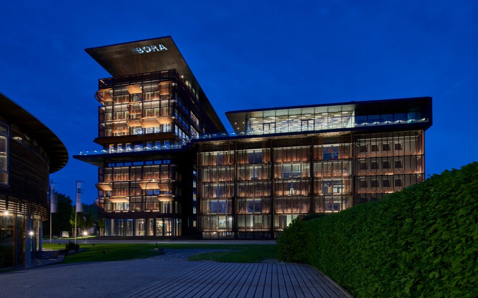 Headquarter Bora DE